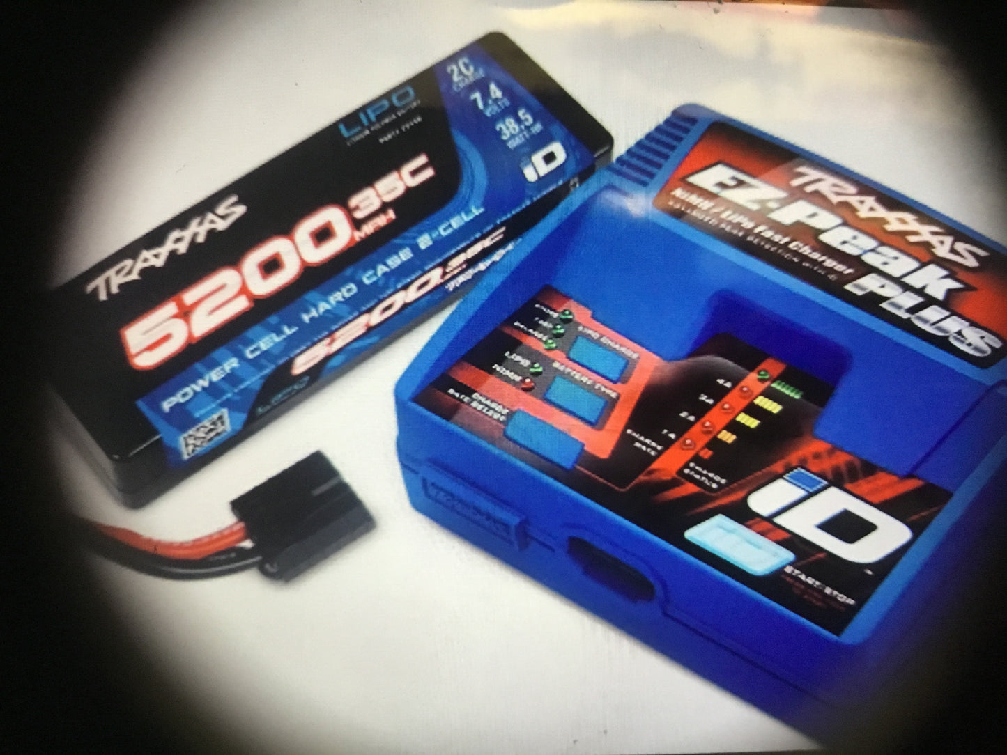 Traxxas 2S 7.4V 5200mah 35C Hardcase Lipo and Charger Completer Pack