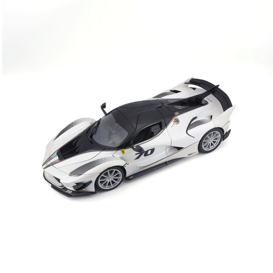 Bburago 1/18 R&P Ferrari FXX K EVO Diecast: Pearl White #70