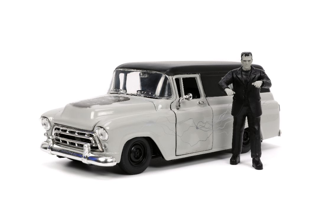 Jada 1/25 Hollywood Rides 1957 Chevy Suburban w/Frankenstein