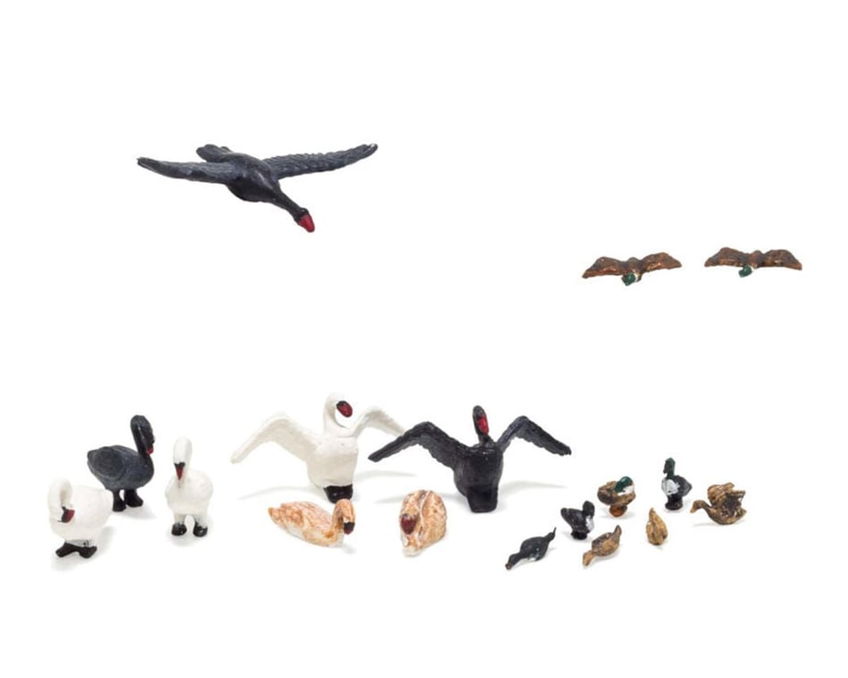 Woodland Scenics HO Scale Animals: Ducks and Swans (17pcs)