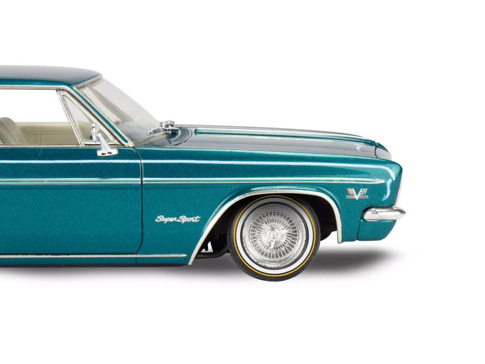 Revell 1/25 1966 Chevrolet Impala SS 396 2’n1 Model Kit: Level 4